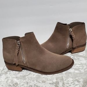 Dolce Vita  Nordstrom Rack Sand Taupe Suede Ankle Booties